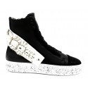 SARAH JET BLACK SARAH JET BLACK