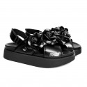Eveline Black Camelia