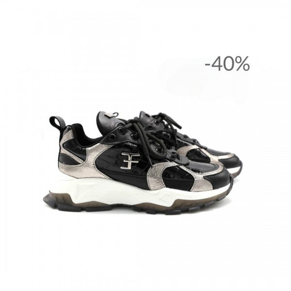 Julia Sport Black